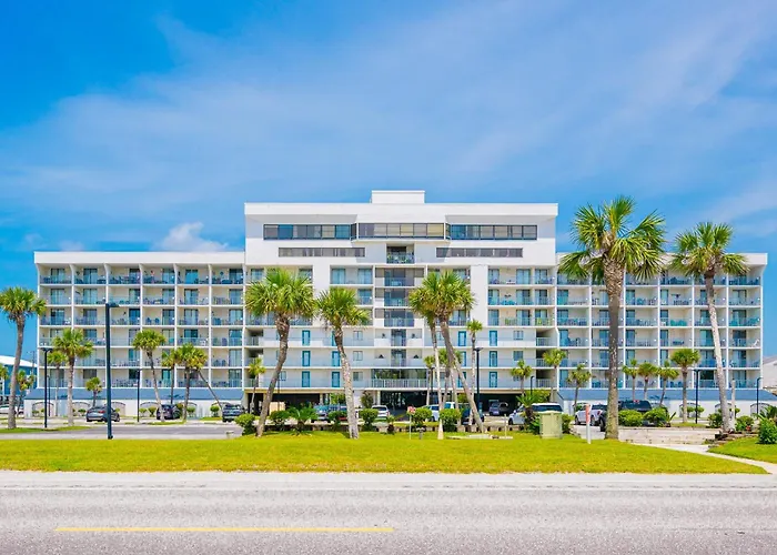 Surf & Racquet 202b Apartment